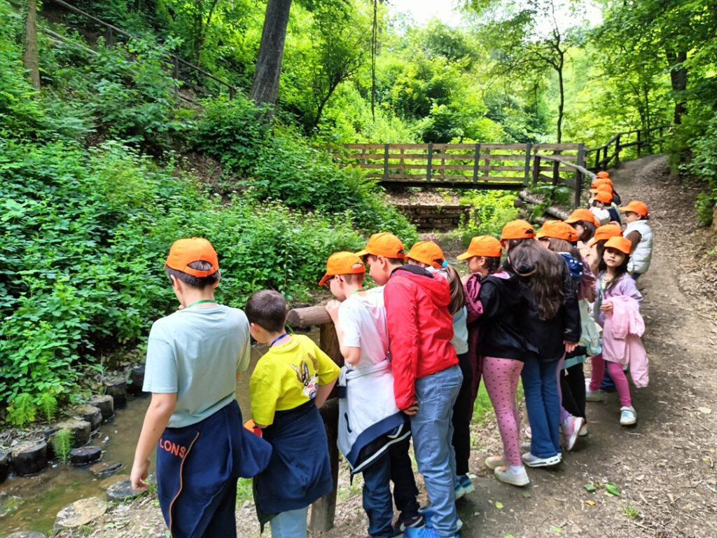 La Segnaletica dei bambini mobilita 250 ragazzini nella Riserva dei fossili